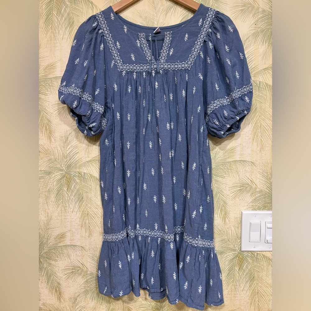 Old Navy short peasant dress. Size S.